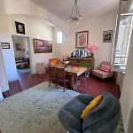 Elegant 2-bedroom Terrace In The Heart Of The Apartmán