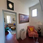 Apartmán Elegant 2-bedroom Terrace In The Heart Of The *