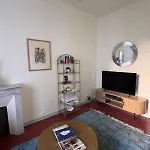 Apartmán Elegant 2-bedroom Terrace In The Heart Of The