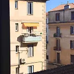 Apartmán Elegant 2-bedroom Terrace In The Heart Of The